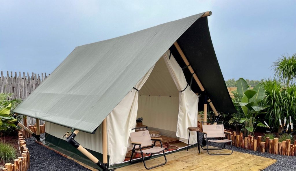 canvas glamping tent